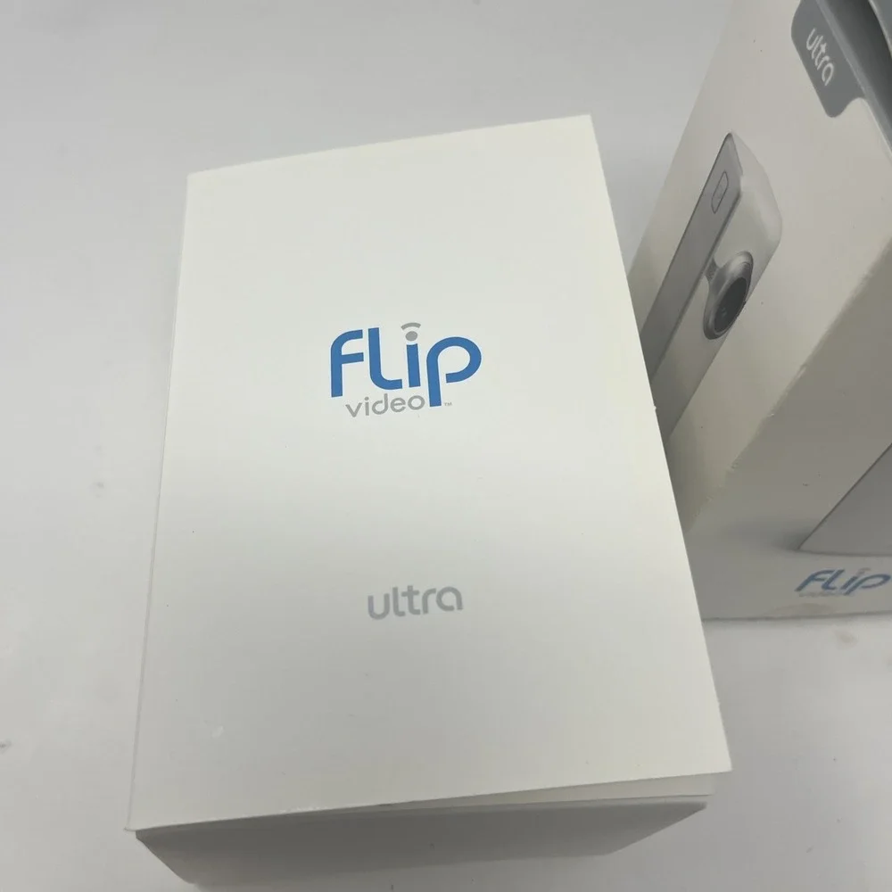 Flip Video Camcorder U1120W UltraHD 4 GB Memory  120 Minutes New Open Box